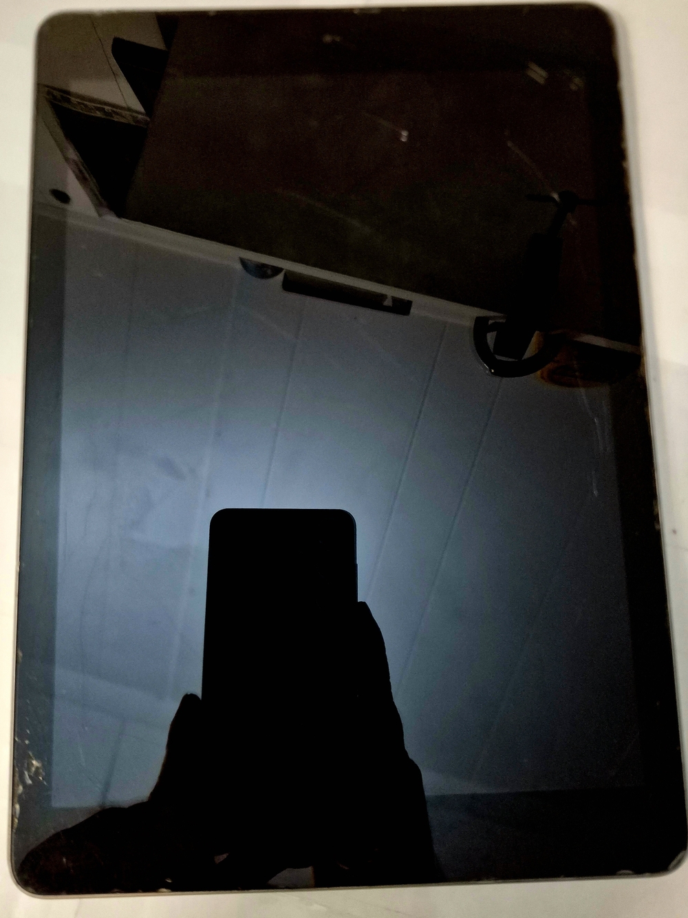 iPad 6th Generation Model A1954 - Cracked Screen/For Parts - No iCloud Lock